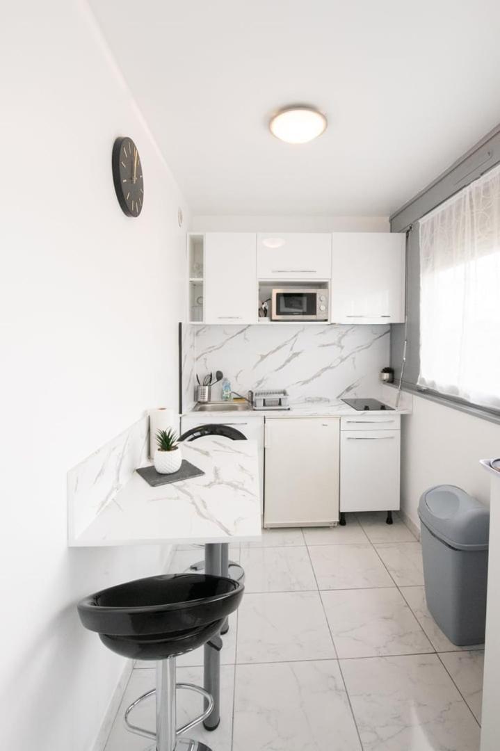 Le Jasseron - Appartement Cosy Avec Garage Quartier Partdieu Lyon Luaran gambar