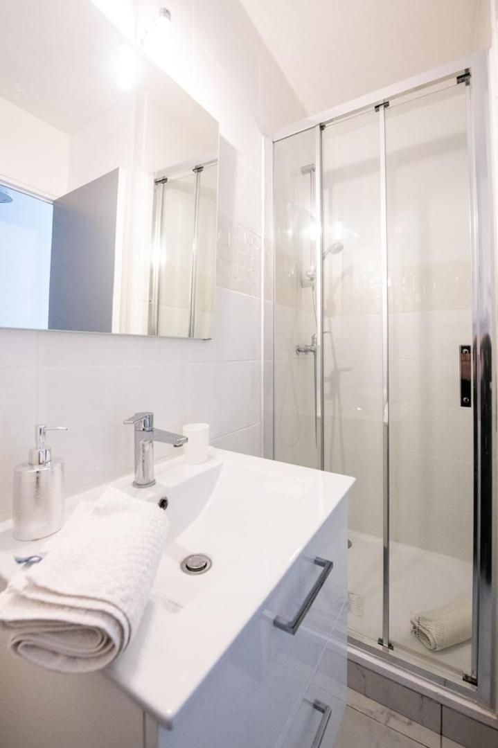 Le Jasseron - Appartement Cosy Avec Garage Quartier Partdieu Lyon Luaran gambar